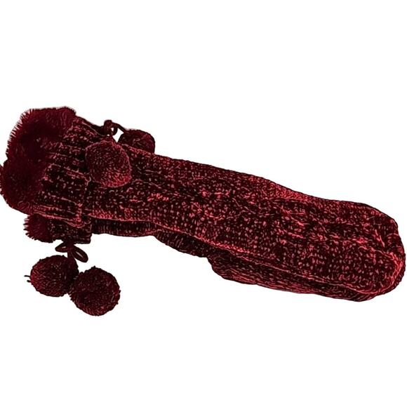 Woman's Maroon Cabin Slipper Socks w/Pom Poms Anti-slip Bottoms Sz 8-11 (NWOT) - Picture 1 of 6